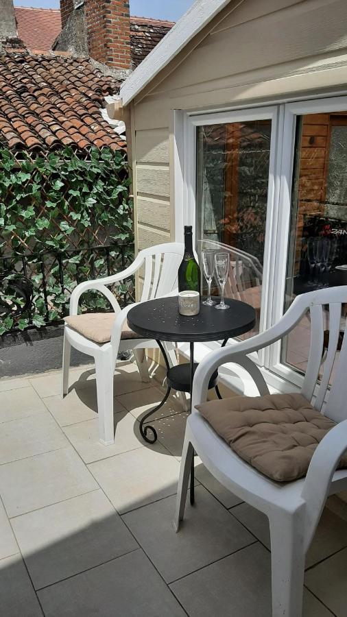 Maison En Ville Avec Terrasse Ensoleillee Et Wi-Fi Magnac-Laval Exterior foto