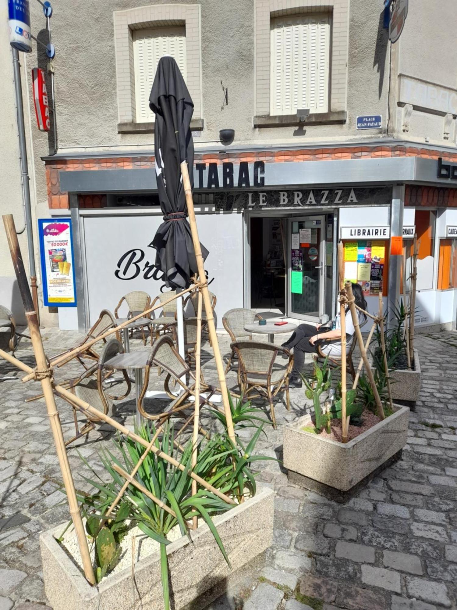 Maison En Ville Avec Terrasse Ensoleillee Et Wi-Fi Magnac-Laval Exterior foto